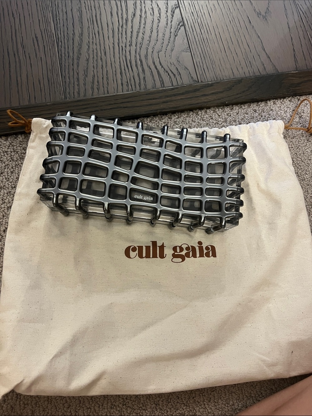 cult Gaia cluth